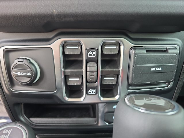 New 2026 Jeep Wrangler Unlimited Sahara w/ Safety Group AWD/4WD image 16