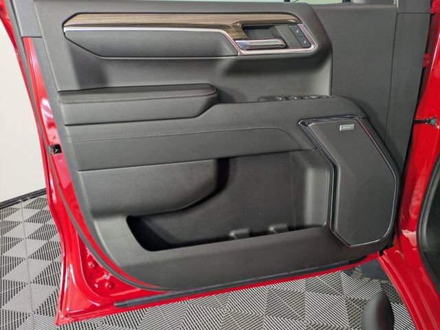 Used 2024 Chevrolet Silverado 1500 LT Trail Boss w/ Convenience Package II image 9