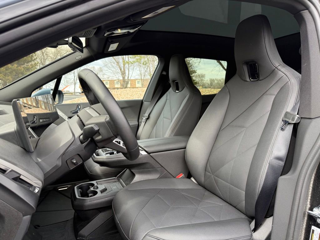 Used 2025 BMW iX xDrive50 w/ Premium Package image 16