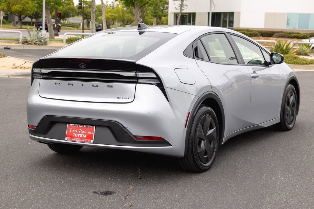 Used 2026 Toyota Prius Plug-In Hybrid image 5