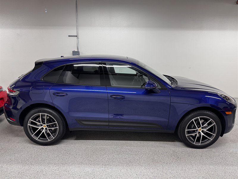 Used 2025 Porsche Macan w/ Premium Package Plus AWD/4WD image 10