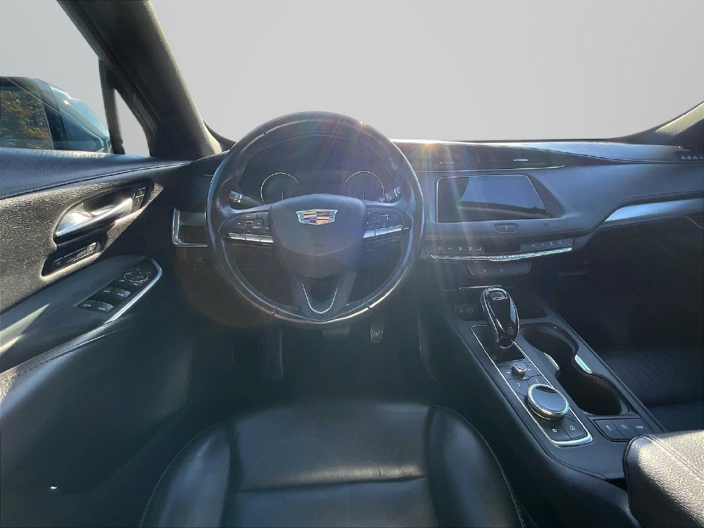 Used 2020 Cadillac XT4 Premium Luxury FWD image 5
