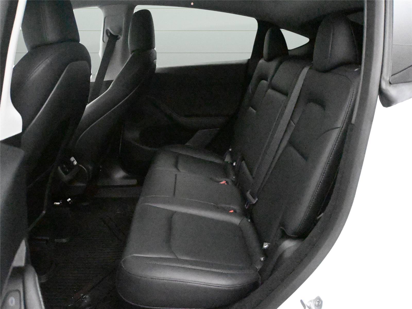 Used 2025 Tesla Model Y Performance image 8