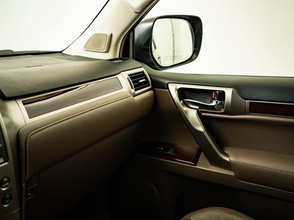 Used 2017 Lexus GX 460 Premium image 32