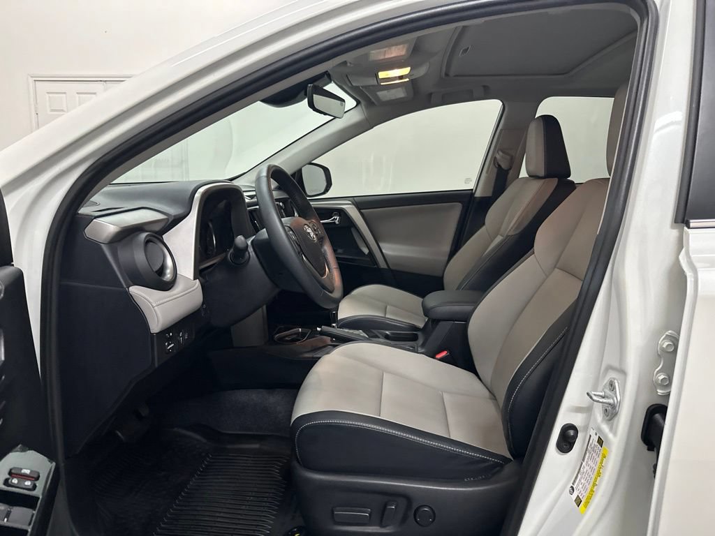 Used 2016 Toyota RAV4 Limited FWD image 29