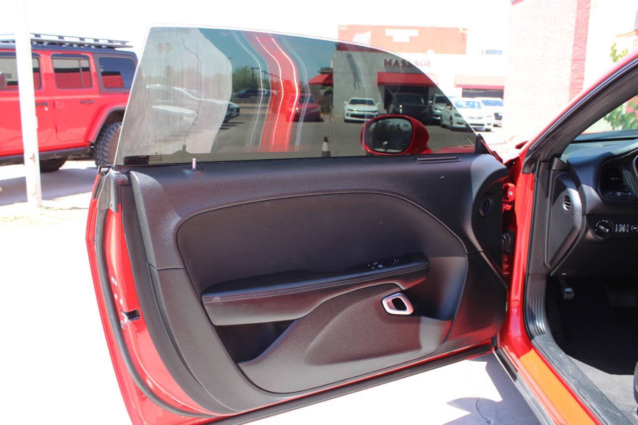 Used 2019 Dodge Challenger SXT w/ Blacktop Package RWD image 8