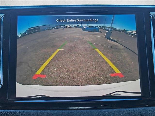 Used 2022 Chrysler Pacifica Touring-L image 18