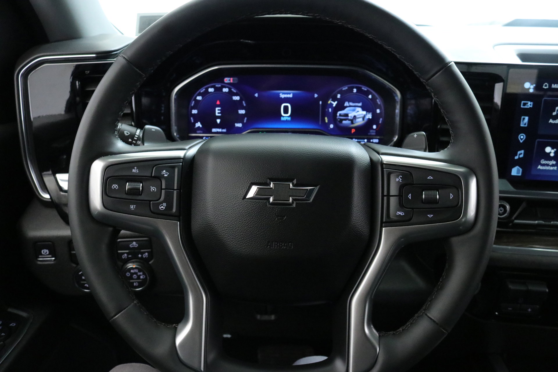 Used 2024 Chevrolet Silverado 1500 LT Trail Boss w/ LPO, Dark Essentials Package image 13