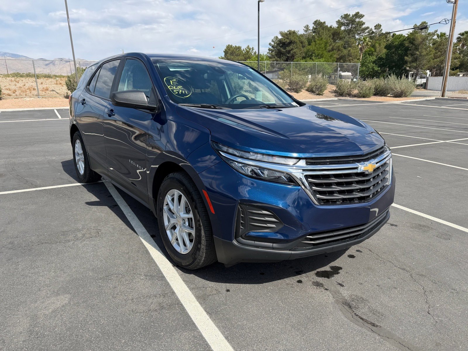 Used 2022 Chevrolet Equinox LS w/ LS Convenience Package FWD image 1