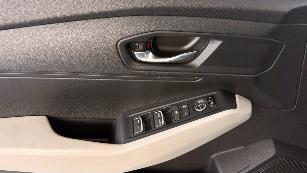 Used 2023 Honda Accord LX image 31