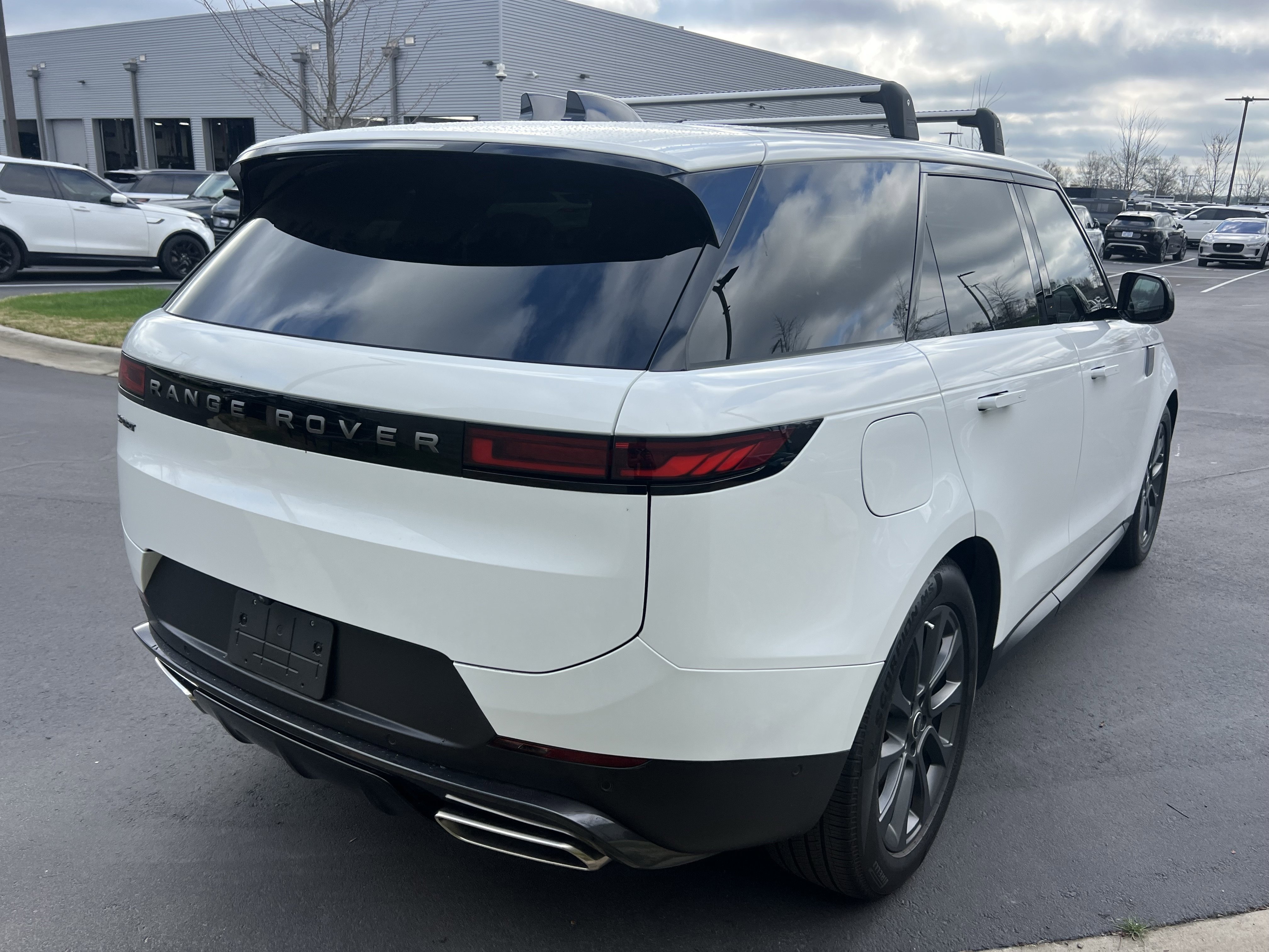 Certified 2025 Land Rover Range Rover Sport SE image 7