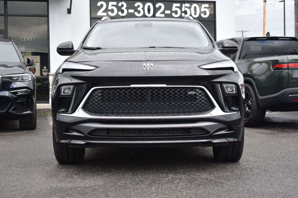 Used 2025 Buick Encore GX Sport Touring w/ Comfort Package image 4