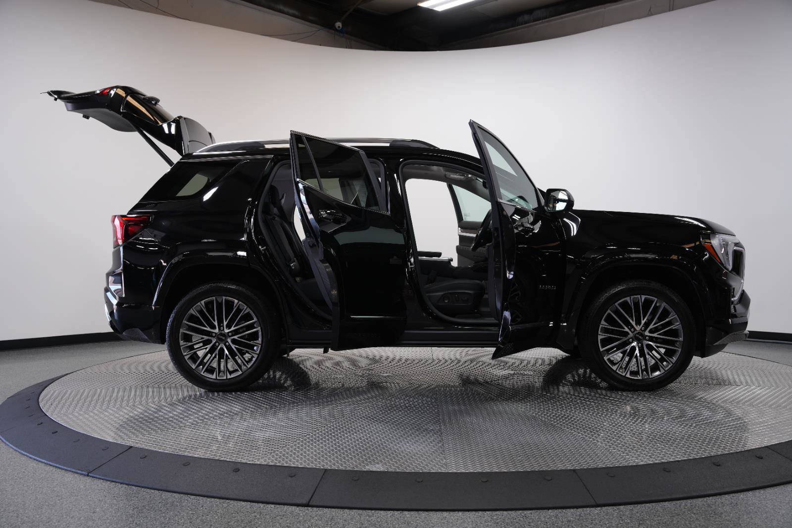 New 2026 GMC Terrain Denali w/ LPO, Floor Liner Package AWD/4WD image 11