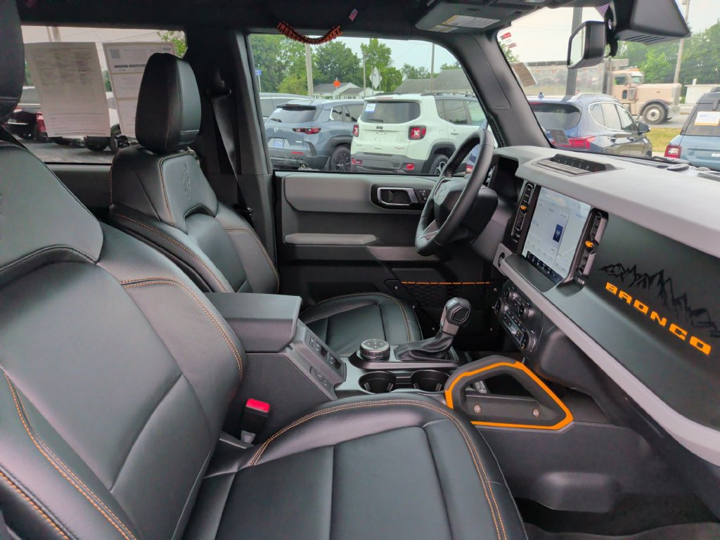 Certified 2022 Ford Bronco Badlands AWD/4WD image 16
