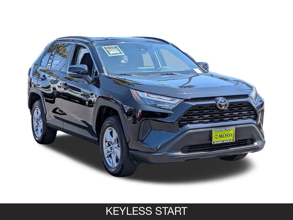 Used 2024 Toyota RAV4 XLE AWD/4WD image 2