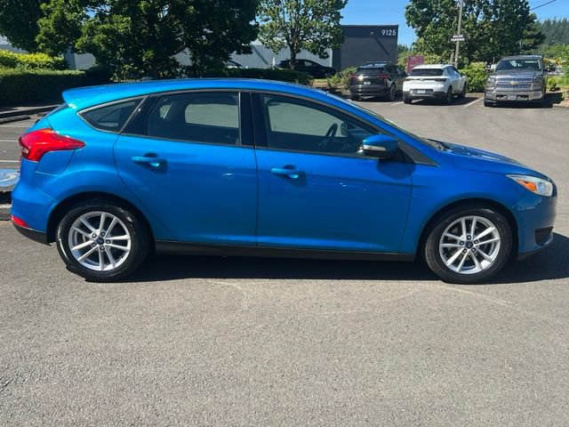 Used 2016 Ford Focus SE w/ SE Cold Weather Package FWD image 9