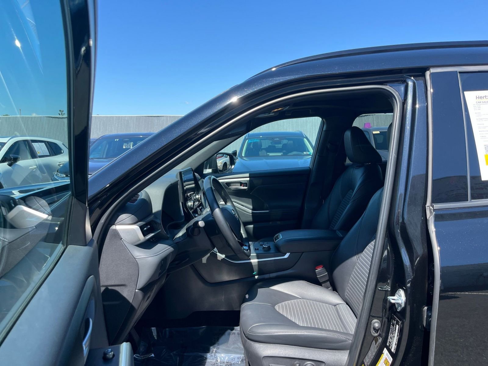 Used 2025 Toyota Highlander XSE AWD/4WD image 28