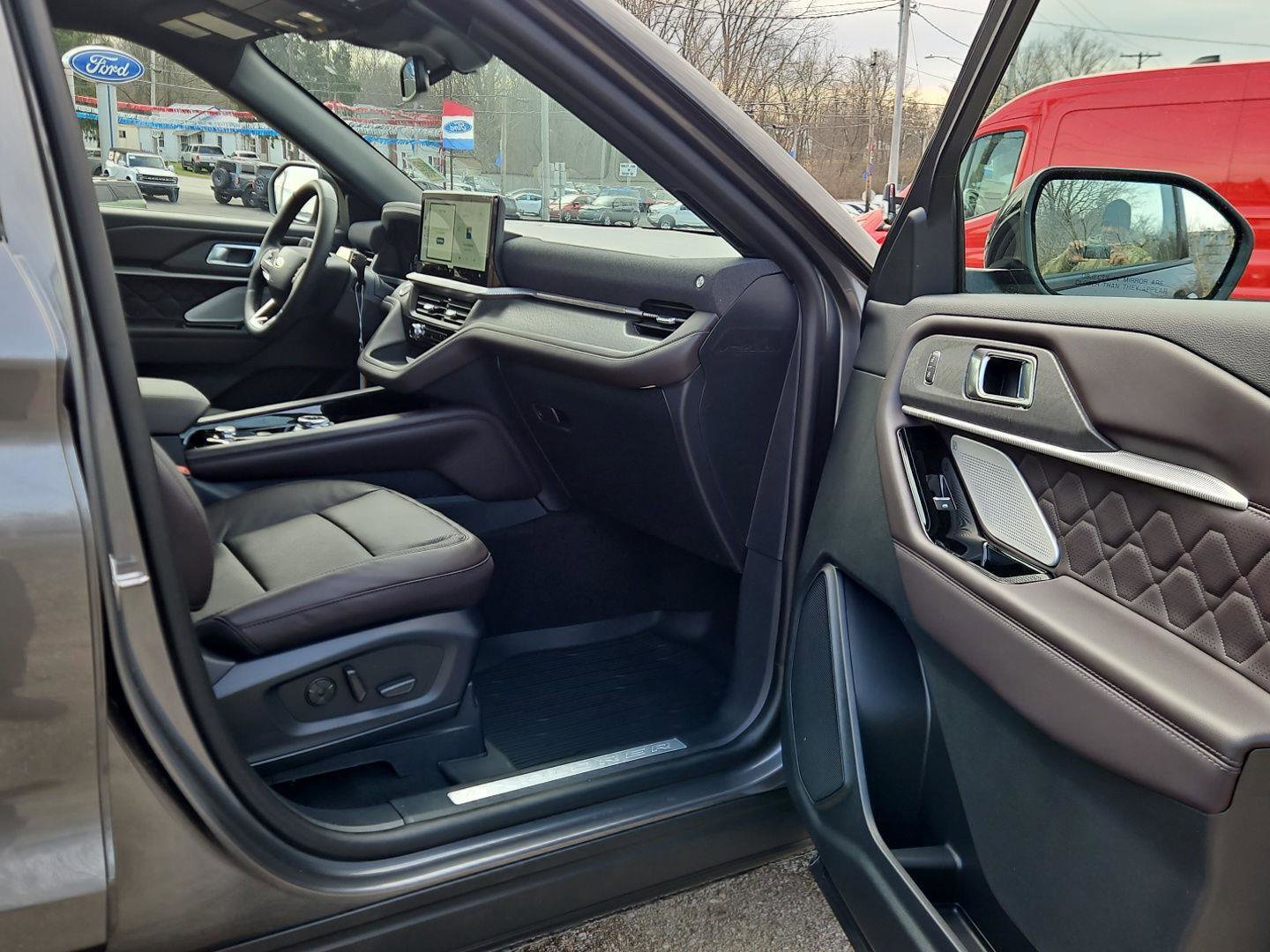 New 2026 Ford Explorer Platinum w/ LUX Leather Package image 23