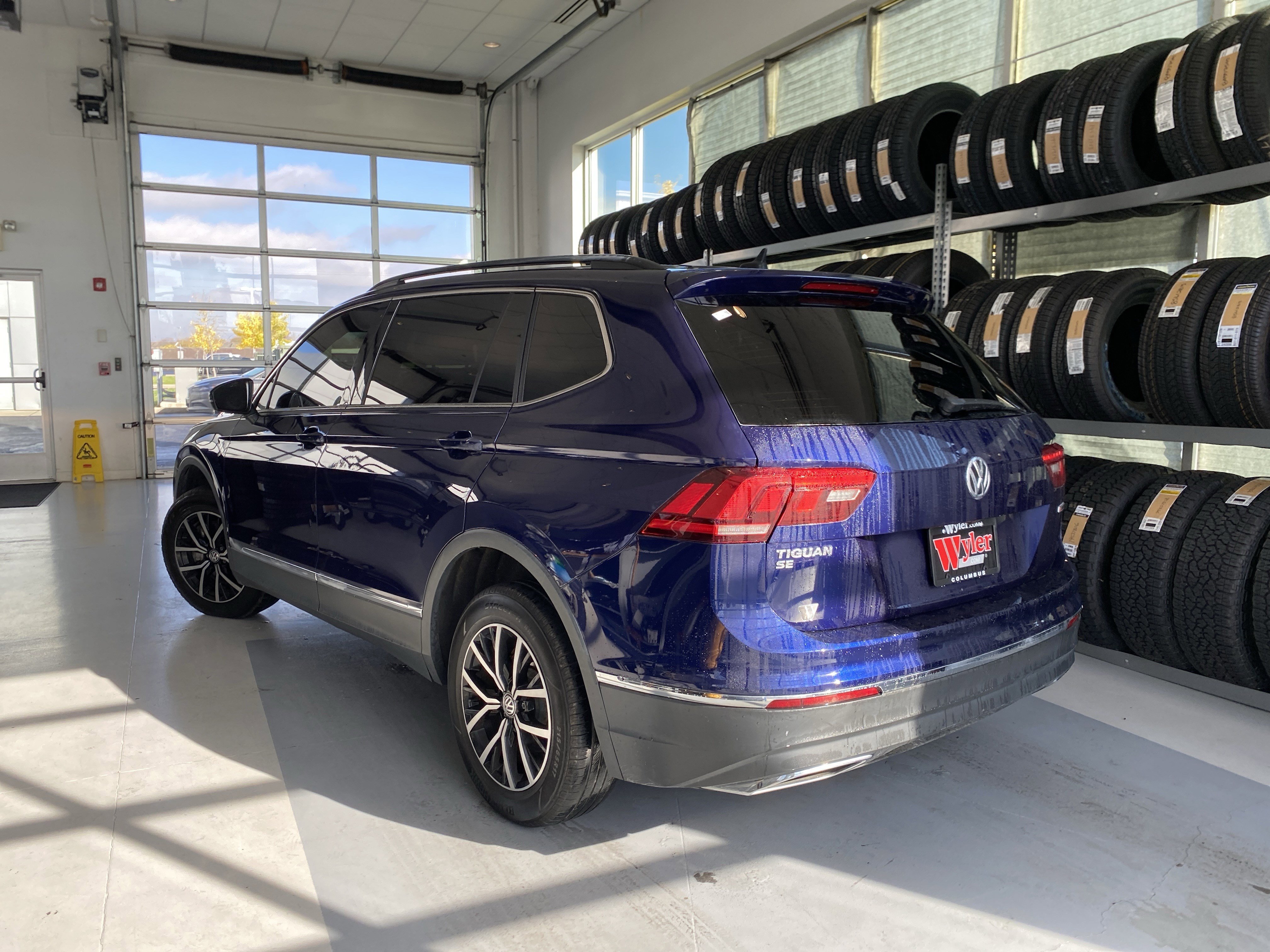 Used 2021 Volkswagen Tiguan SE image 3