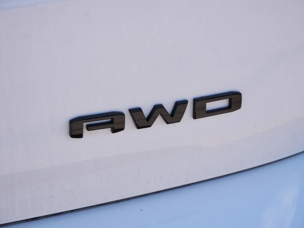 Used 2023 GMC Terrain SLT w/ Tech Package image 11