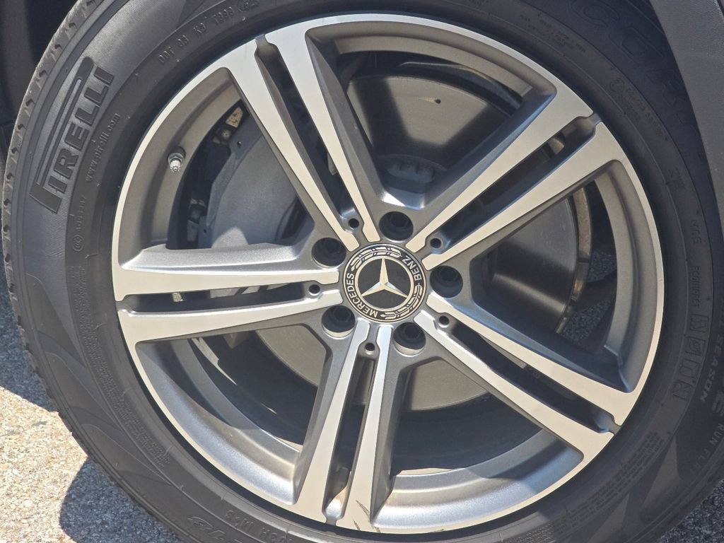 Used 2020 Mercedes-Benz GLC 300 4MATIC image 11