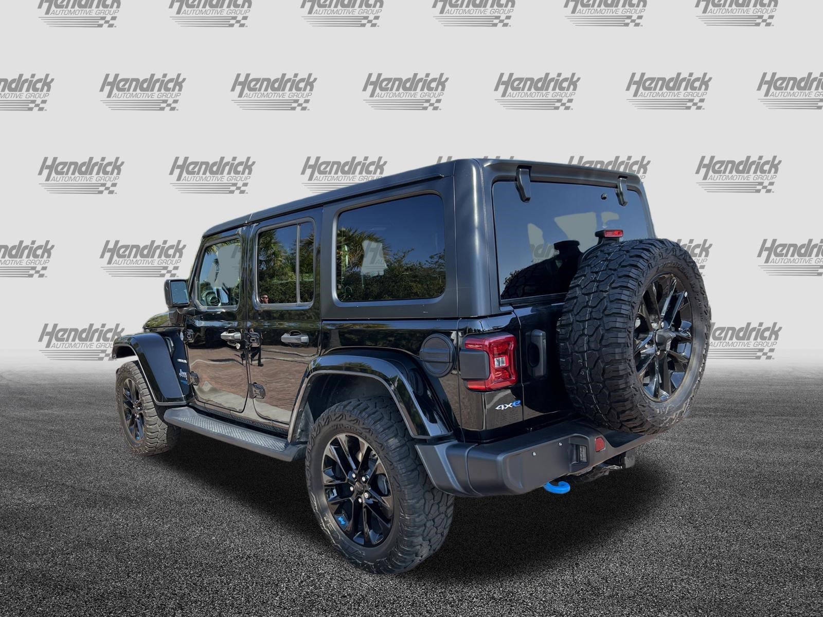Used 2022 Jeep Wrangler Unlimited Sahara w/ Cold Weather Group image 8