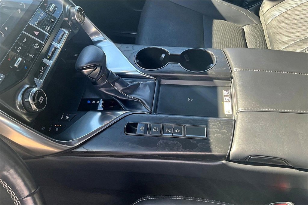 Used 2023 Lexus LX 600 4WD w/ Premium Package image 18