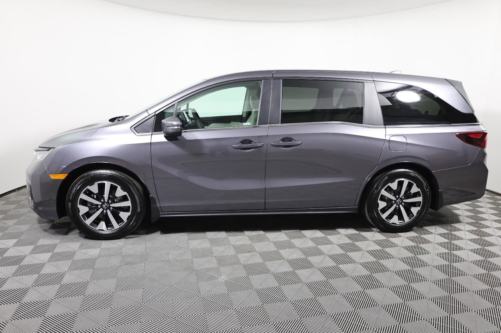 Used 2026 Honda Odyssey EX-L image 8