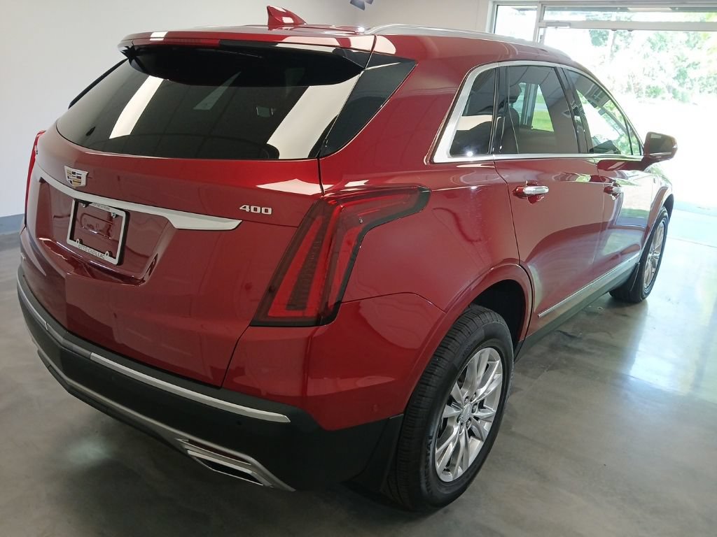 Used 2020 Cadillac XT5 Premium Luxury AWD/4WD image 2