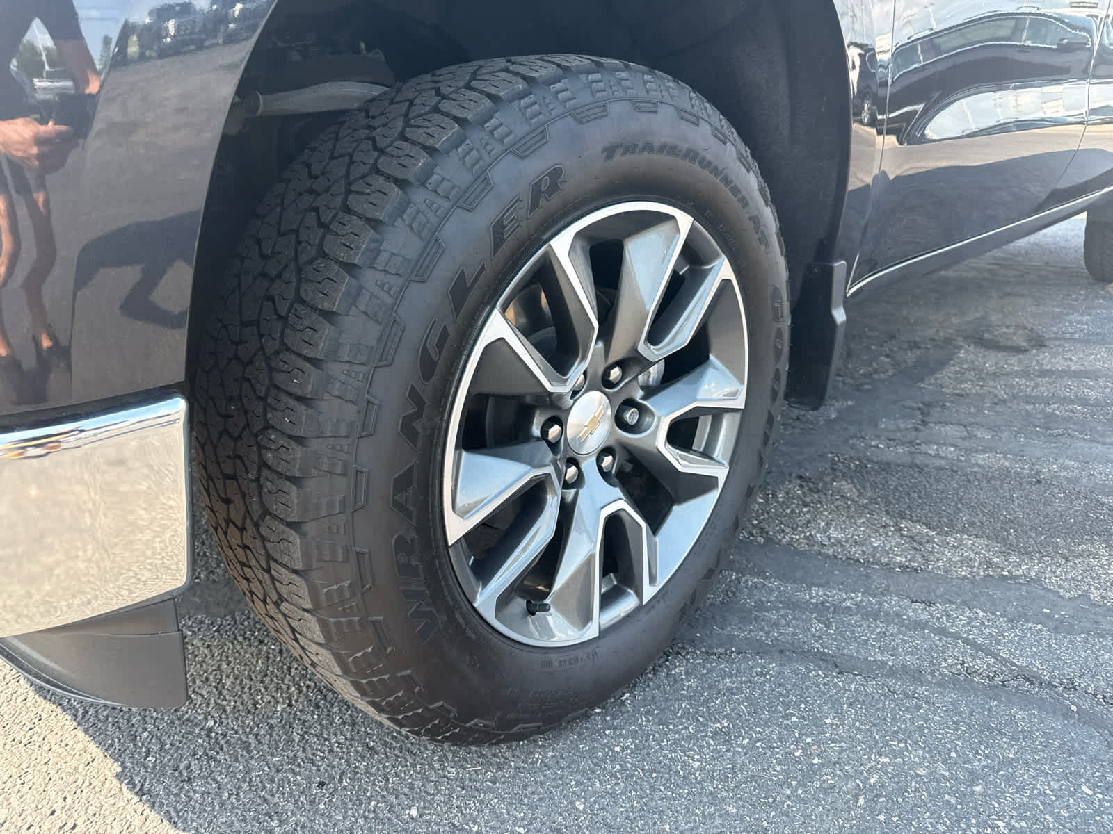 Certified 2023 Chevrolet Silverado 1500 LT AWD/4WD image 9