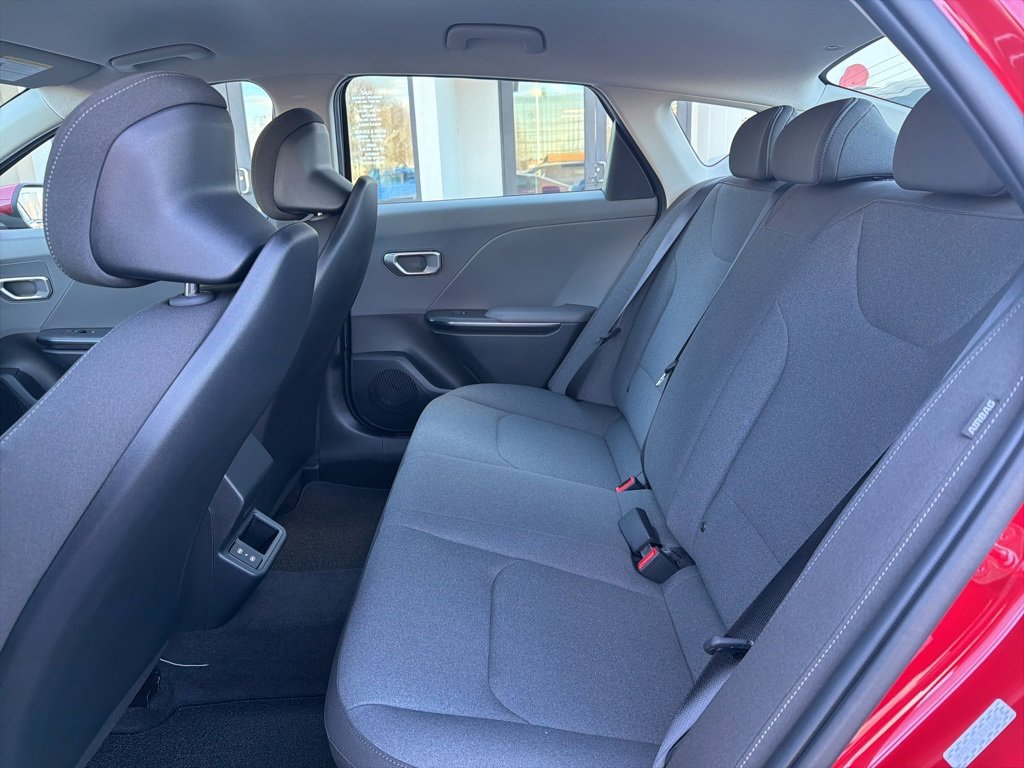 New 2025 Kia K4 LXS image 21