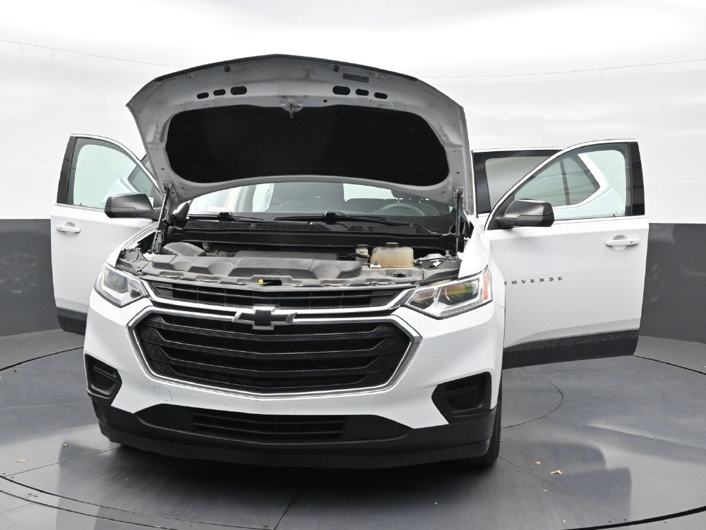 Used 2021 Chevrolet Traverse LS FWD image 30