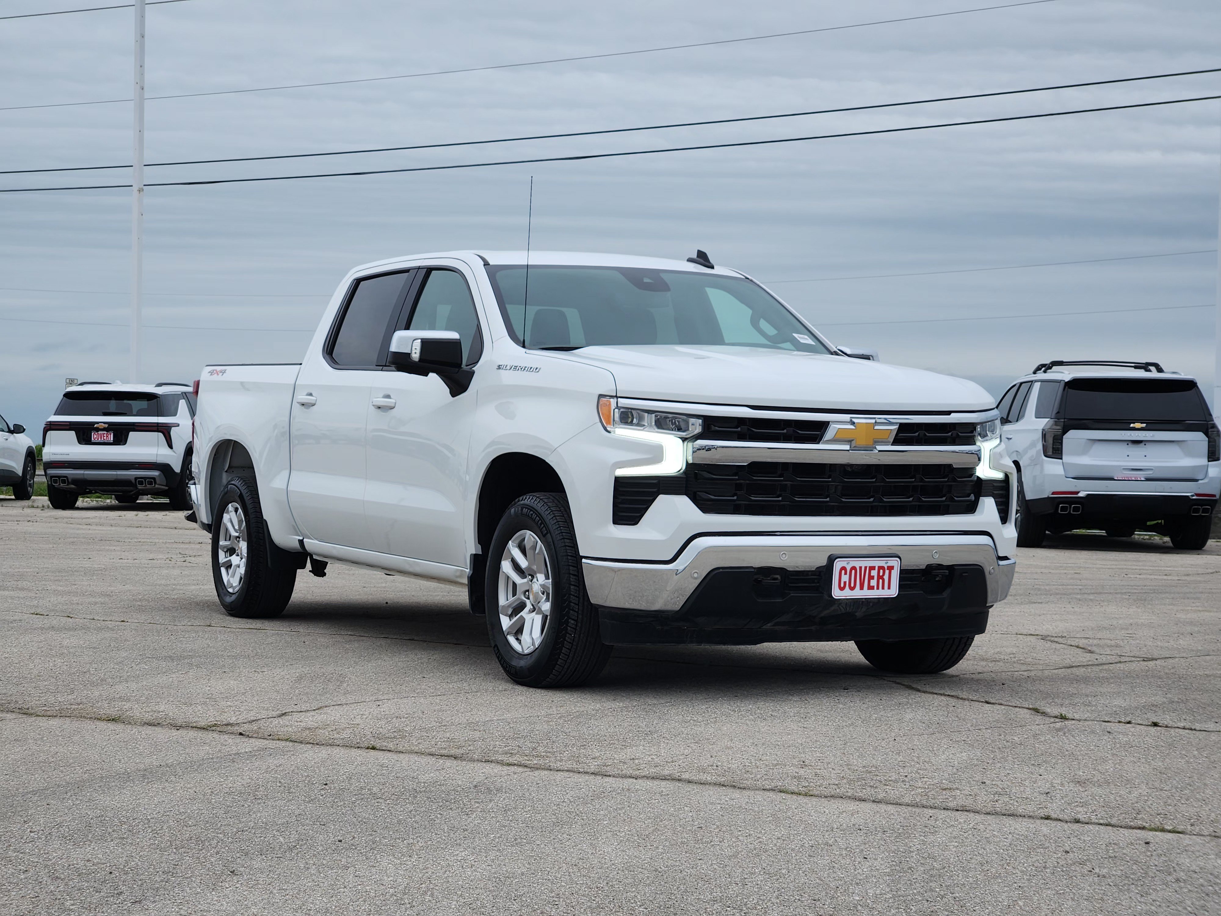 Used 2025 Chevrolet Silverado 1500 LT w/ Safety Package AWD/4WD image 3