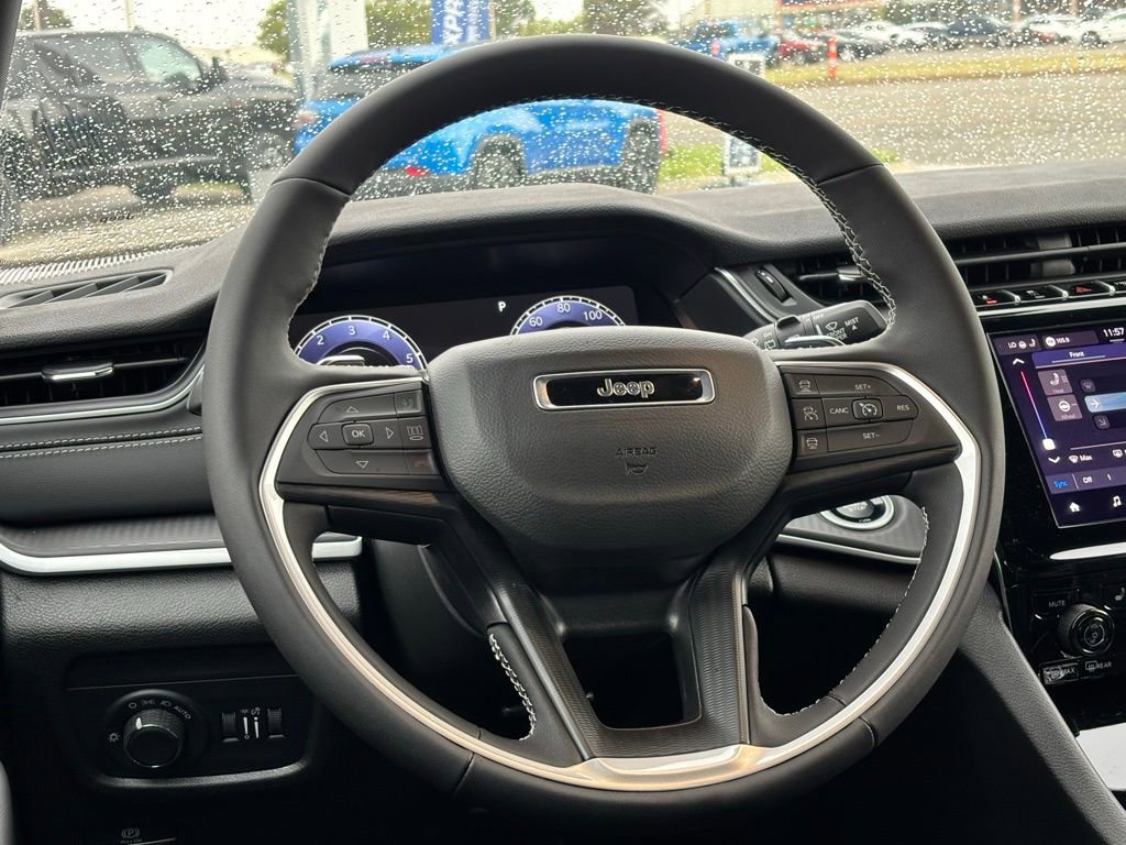 New 2025 Jeep Grand Cherokee L Altitude image 11