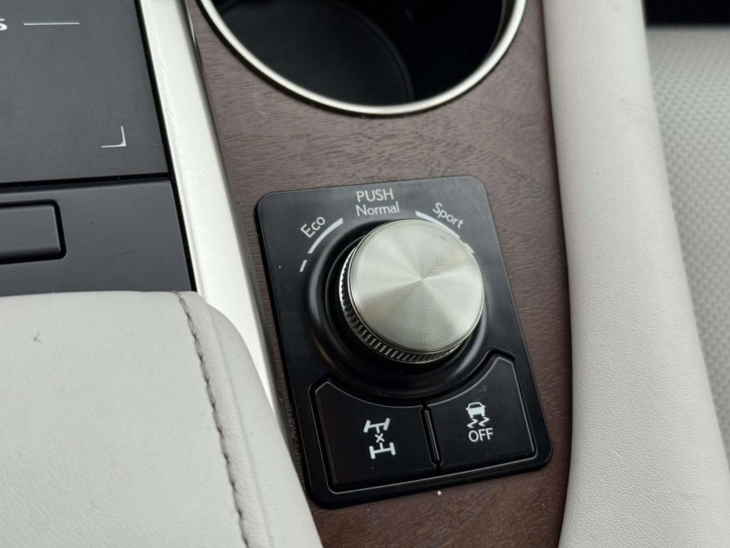 Used 2021 Lexus RX 350L Premium w/ Premium Package image 27