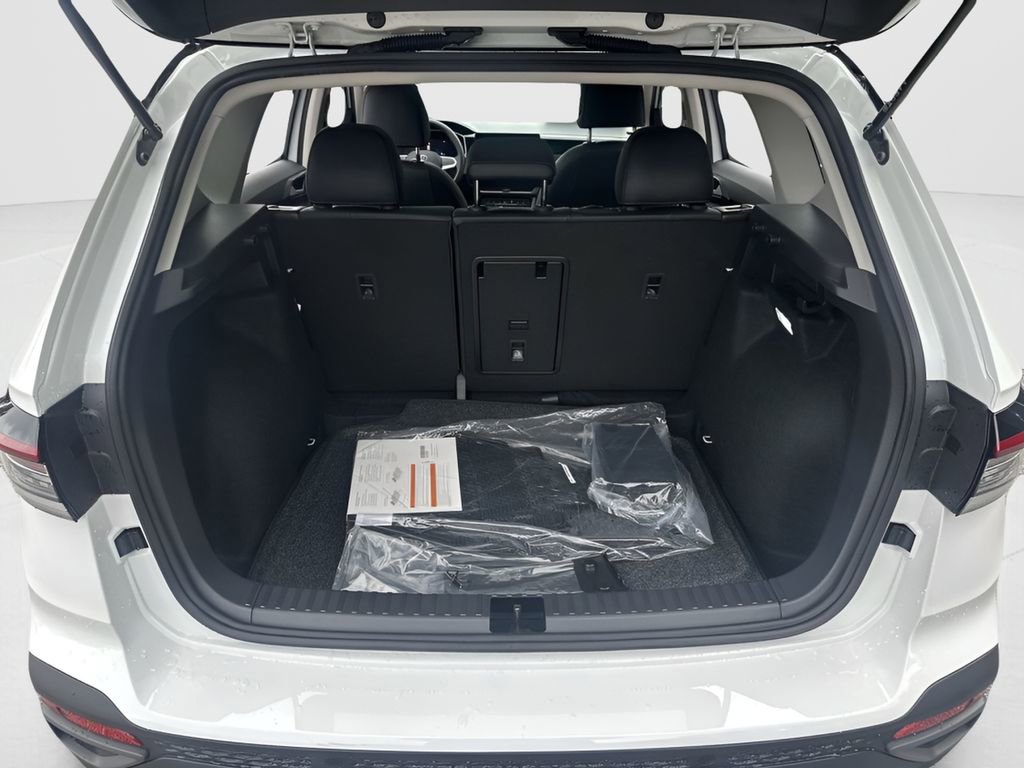 New 2026 Volkswagen Taos SE image 24