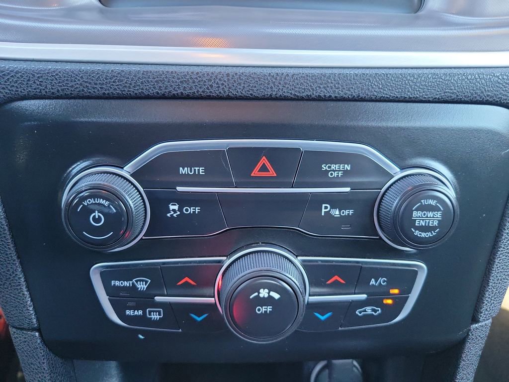 Used 2022 Dodge Charger SXT w/ Leather Interior Group image 32