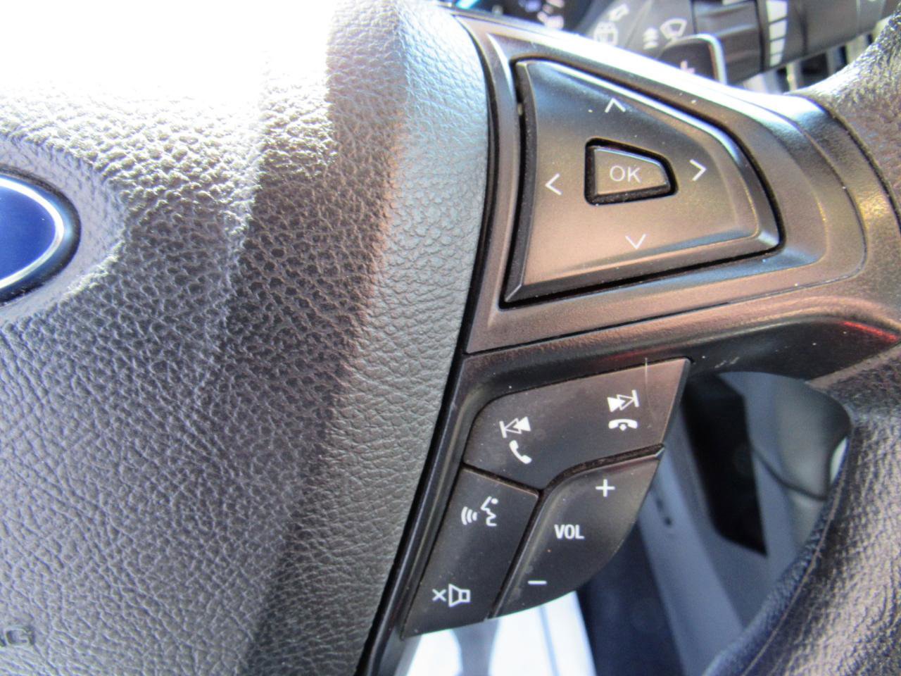 Used 2015 Ford Edge SE FWD image 14