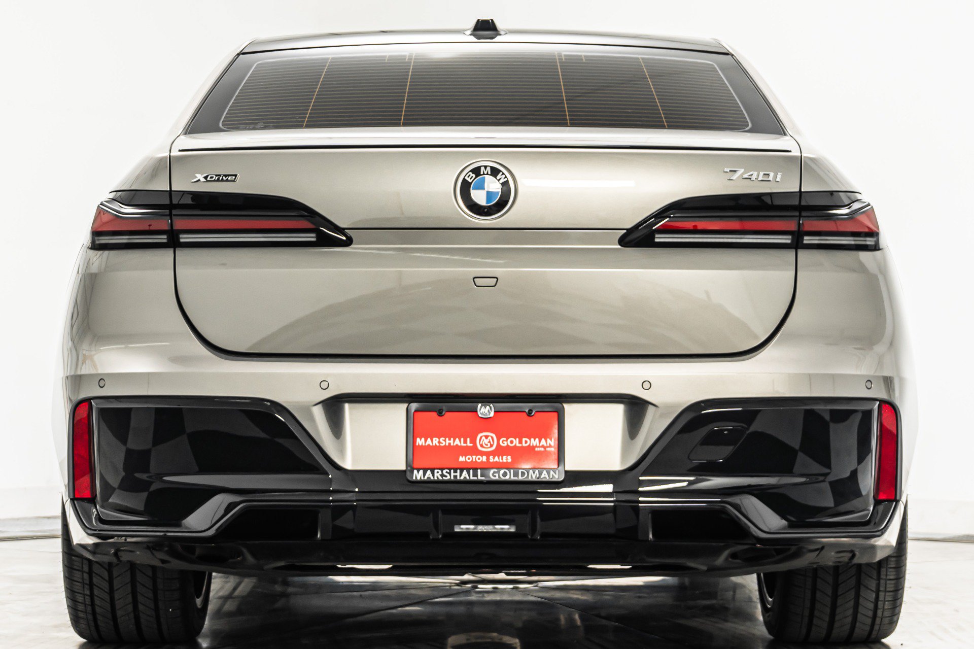Used 2026 BMW 740i xDrive w/ Premium Package AWD/4WD image 8