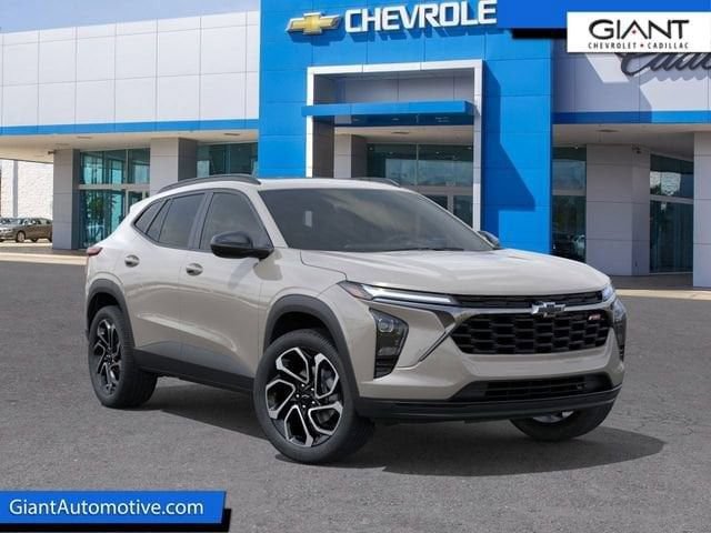 New 2026 Chevrolet Trax RS w/ Sunroof Package FWD image 2
