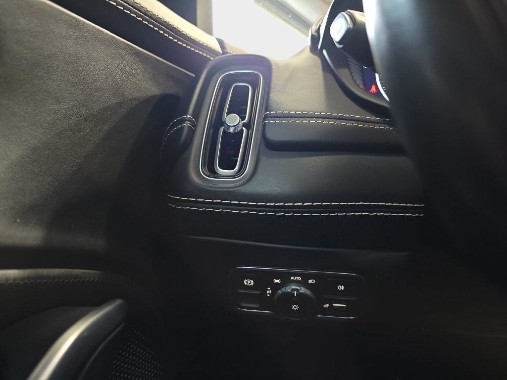 Used 2023 Aston Martin DBX 707 AWD/4WD image 29
