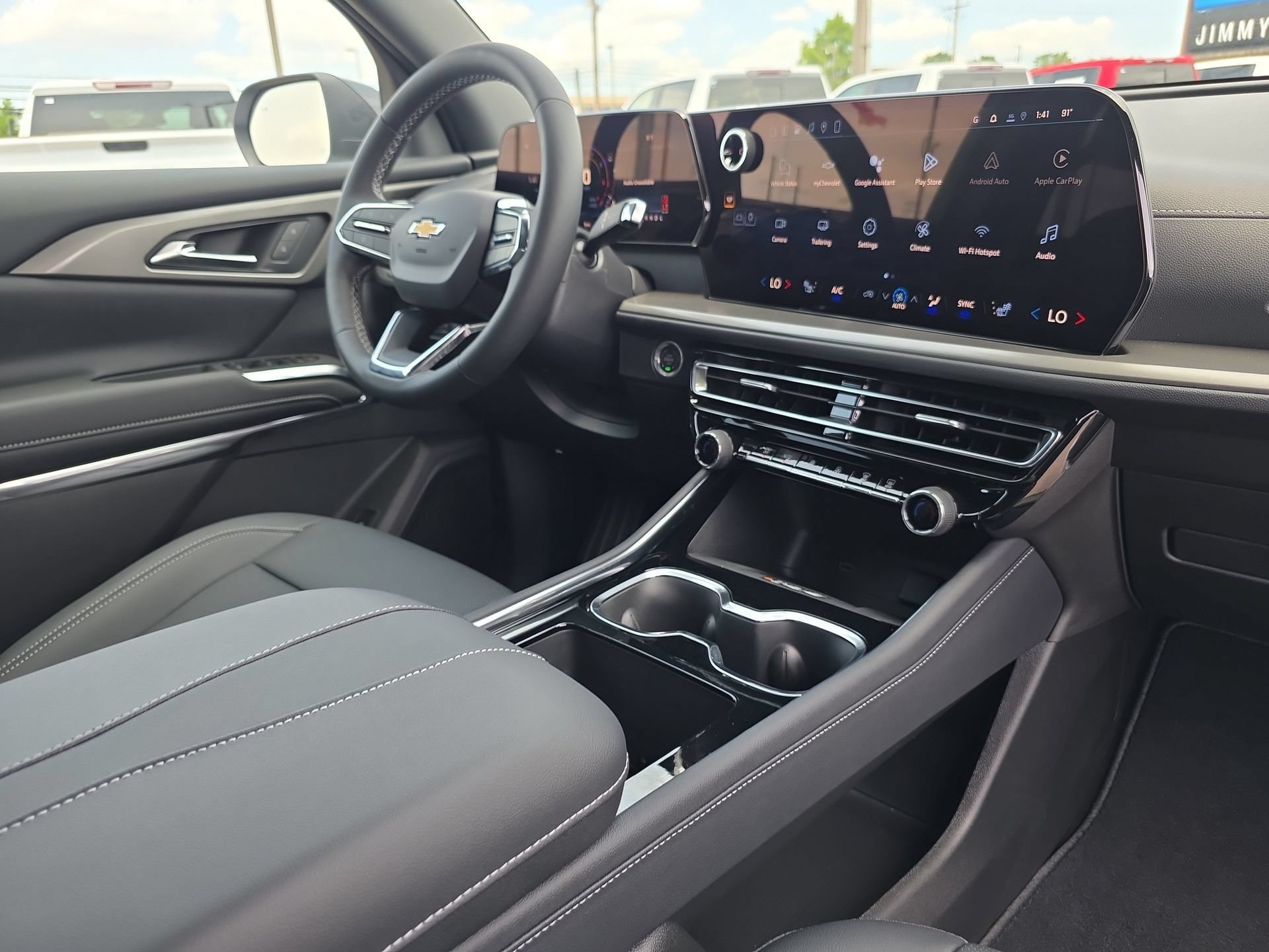 New 2026 Chevrolet Traverse LT w/ Sun and Wheel Package FWD image 17