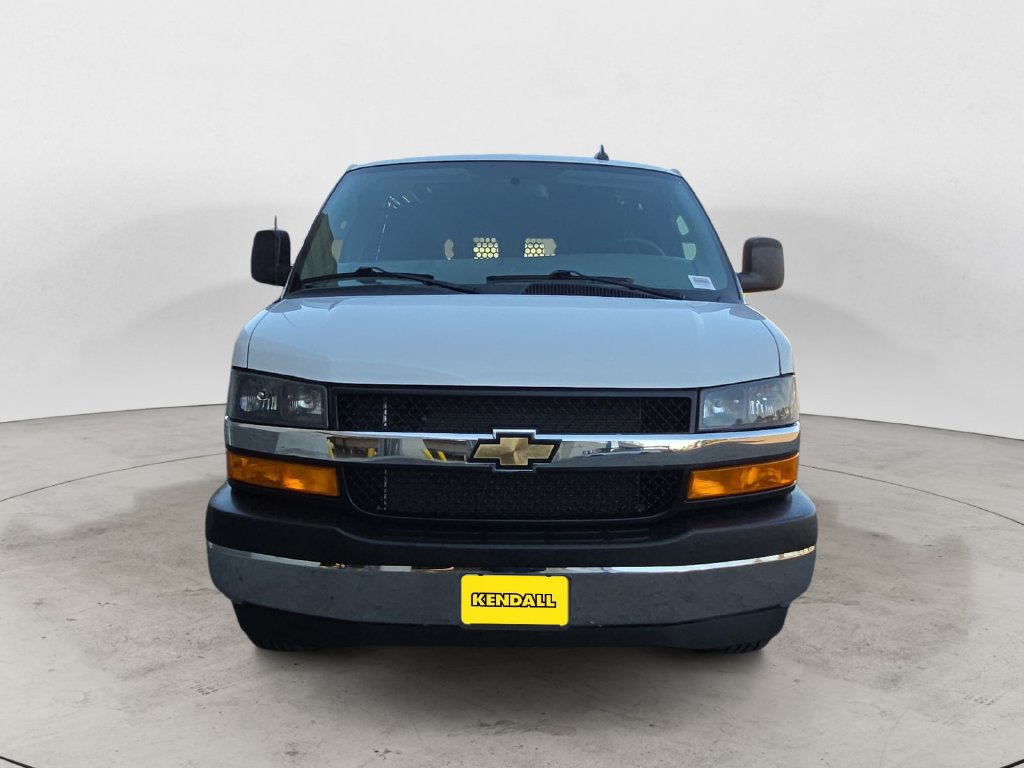 Used 2025 Chevrolet Express 2500 w/ Driver Convenience Package RWD image 3