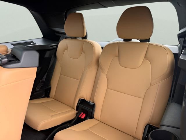 Used 2017 Volvo XC90 T6 Momentum w/ Vision Package image 12