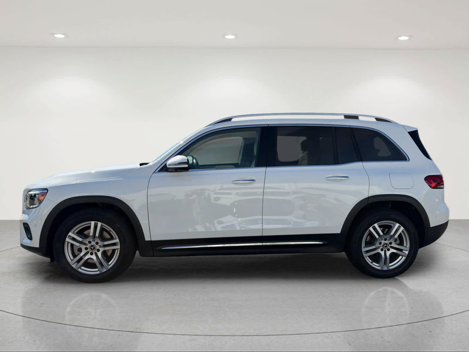 Certified 2022 Mercedes-Benz GLB 250 4MATIC image 2