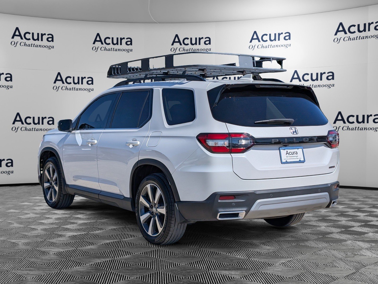 Used 2024 Honda Pilot Touring image 5