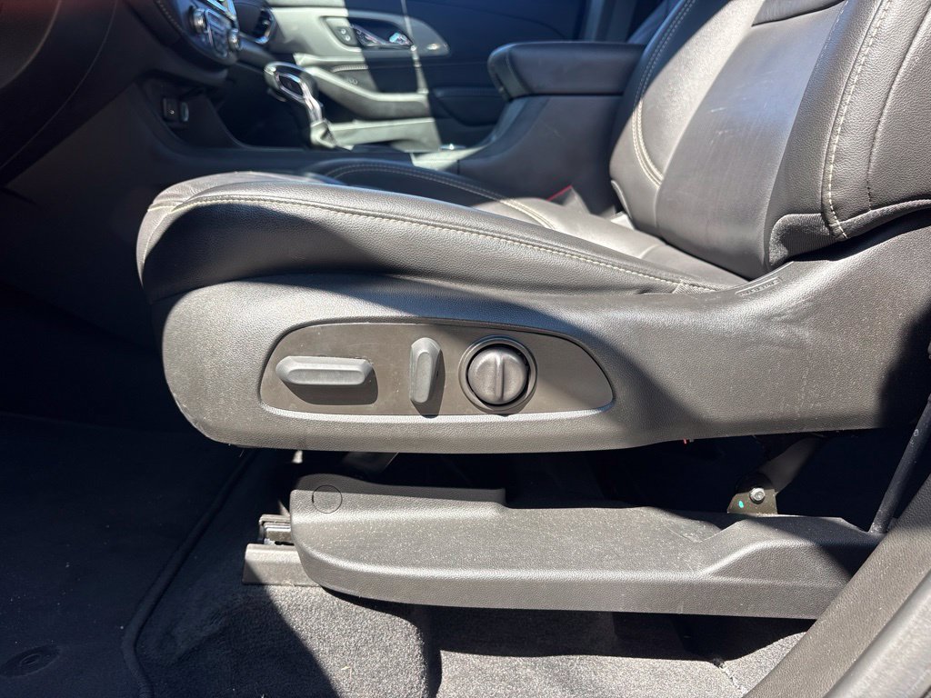 Used 2023 Chevrolet Traverse LT AWD/4WD image 10