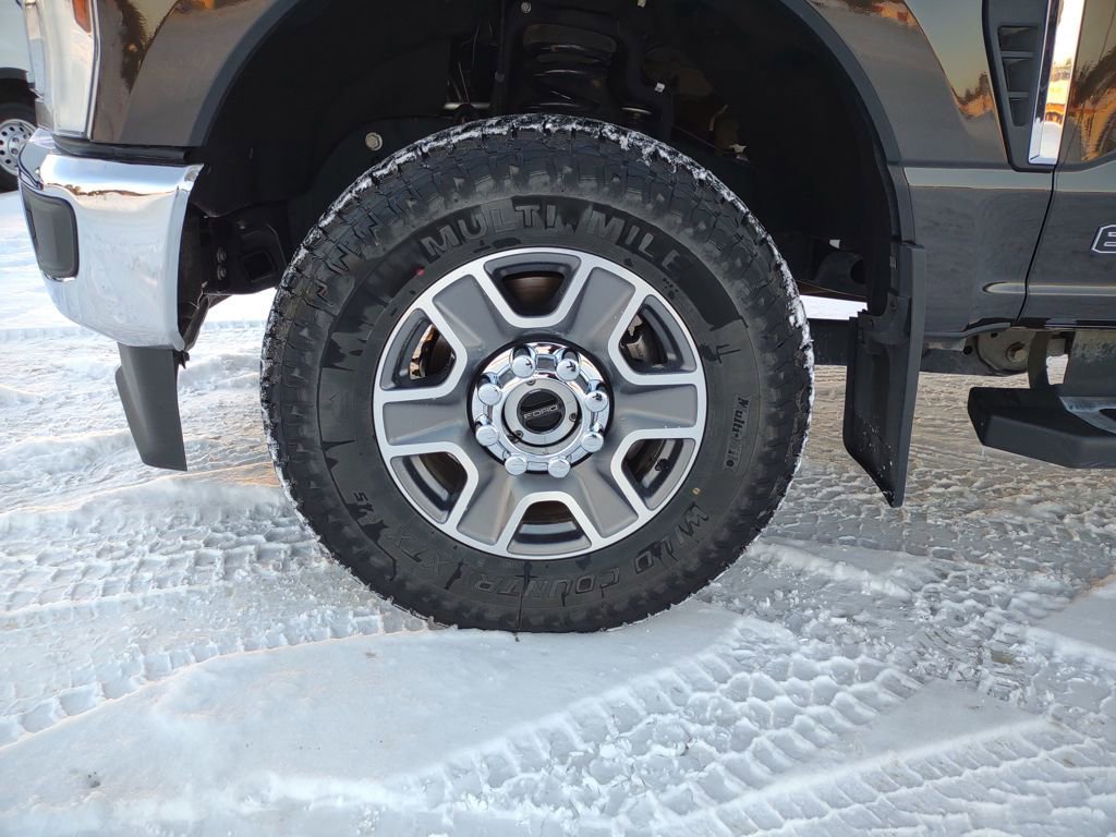 Used 2024 Ford F350 Lariat image 30