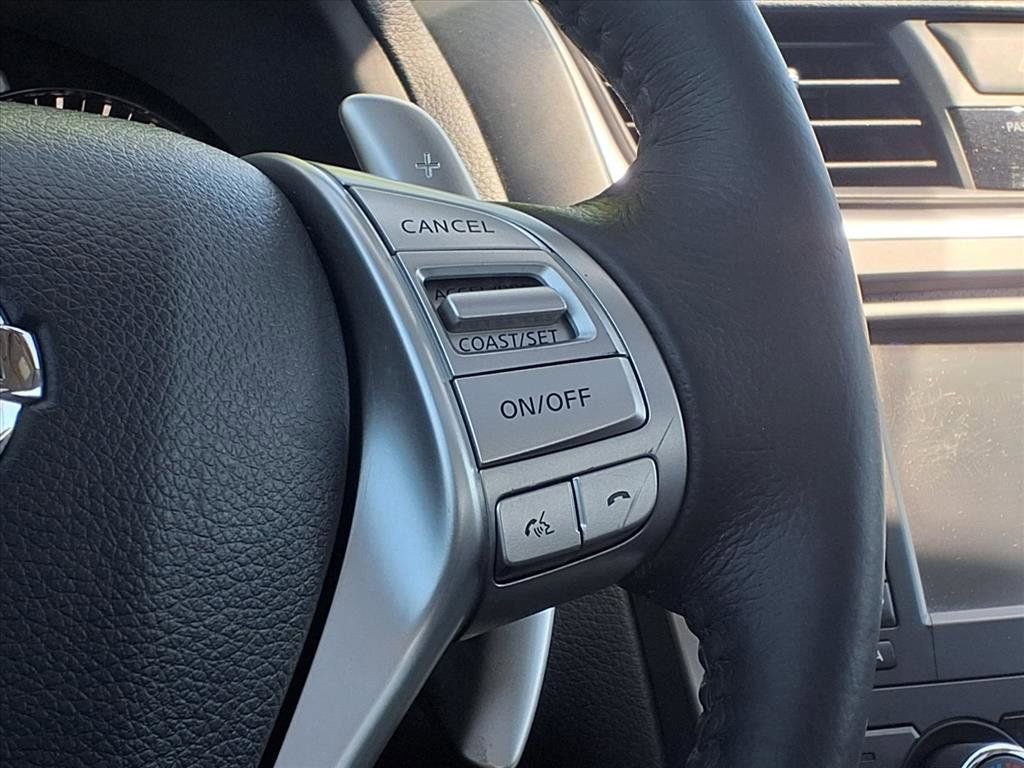 Used 2016 Nissan Altima 3.5 SL FWD image 16