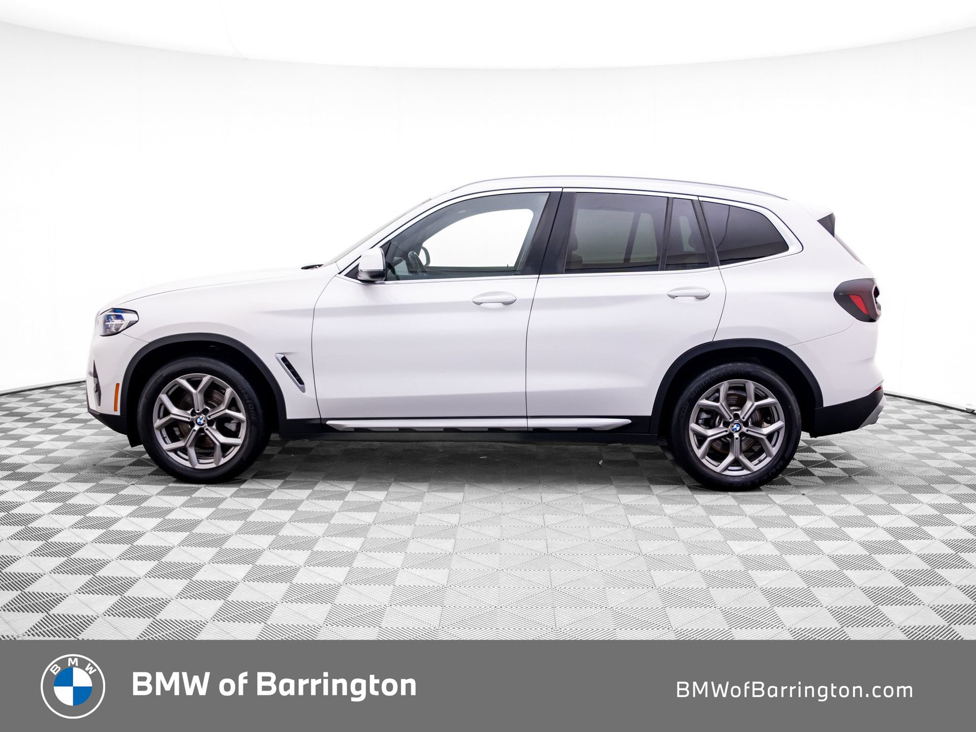 Used 2024 BMW X3 xDrive30i w/ Convenience Package AWD/4WD image 2